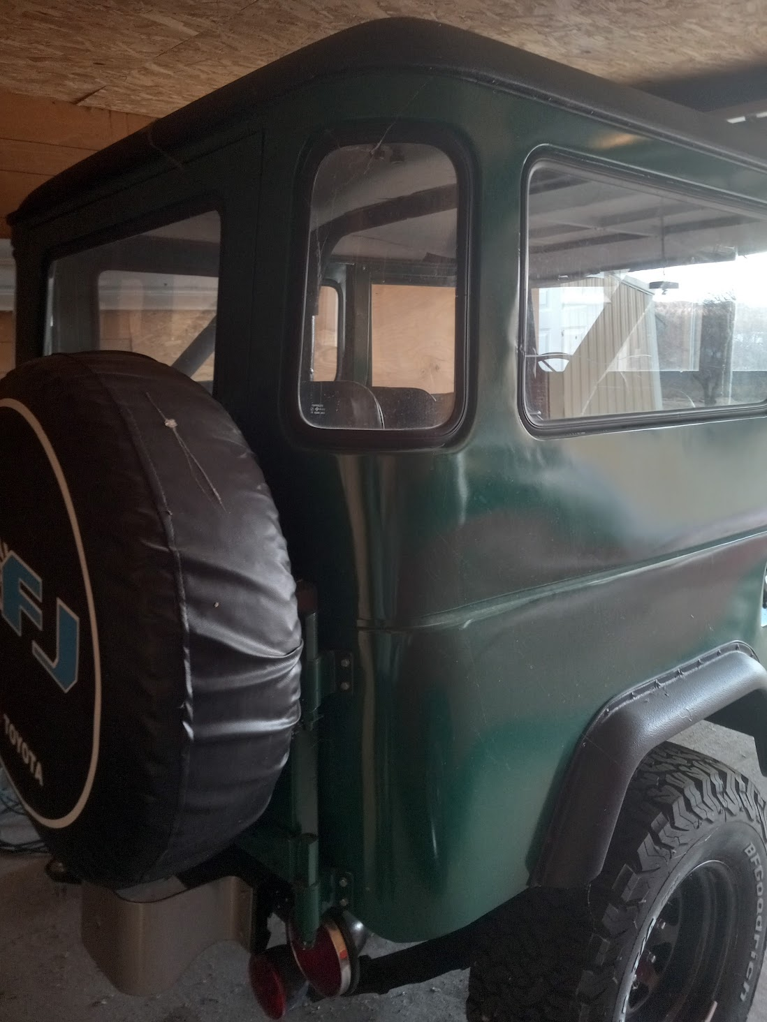 FJ40 soft top and rear spare detail